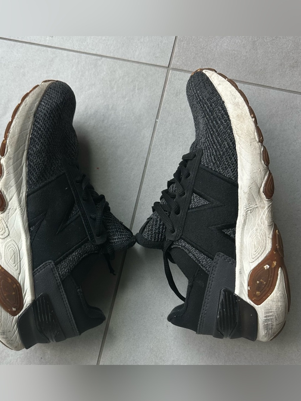 Men's
Black Knit Athletic Sneakers with White Sole